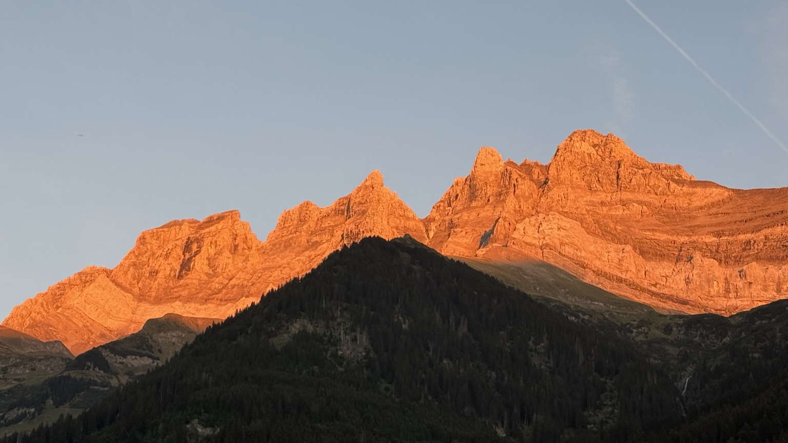 Dents du Midi au soleil couchant
